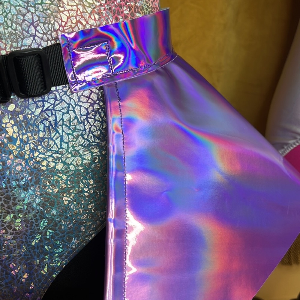 New Holographic RAVE Clasp Skirt - Picture 4 of 16
